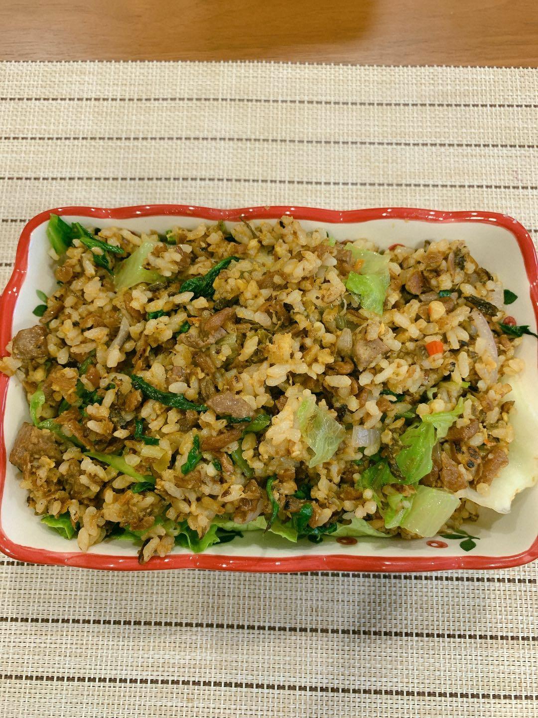 外婆菜黄金炒饭的做法