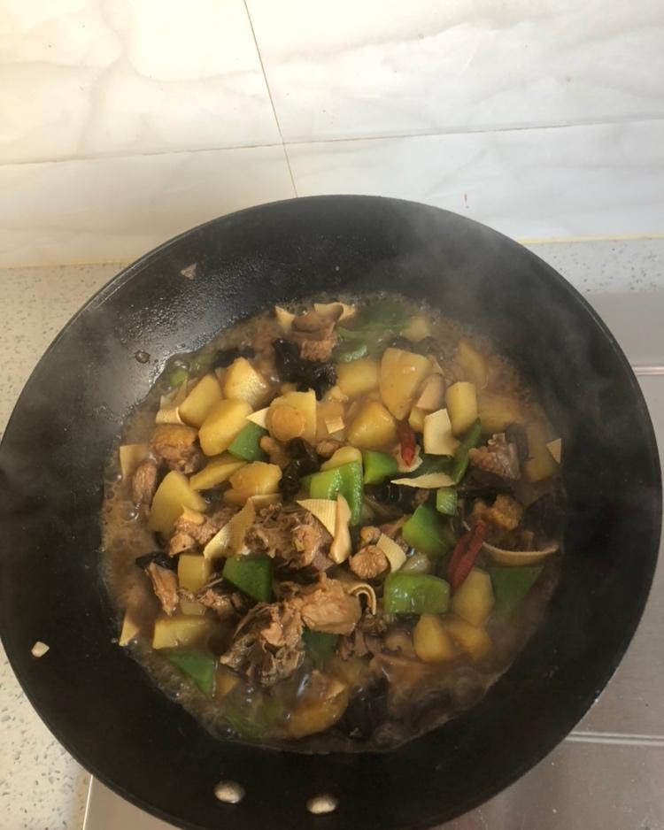 黄焖鸡米饭（剔骨鸡腿➕土豆）山寨版