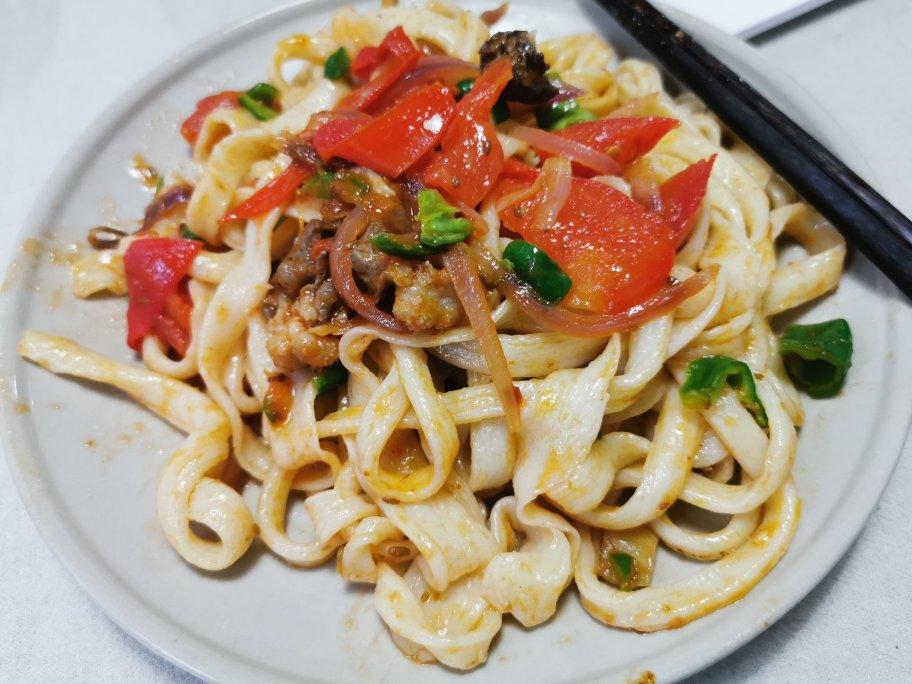 【小高姐】炒拉条子 记忆中西红柿汁裹着的那碗粗面条