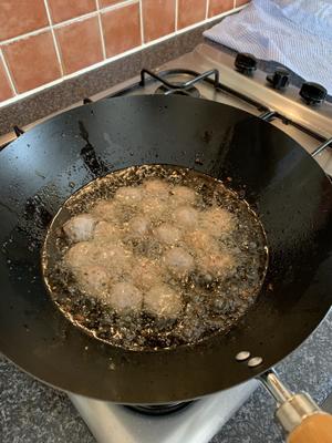 凤尾菇肉丸汤的做法 步骤2