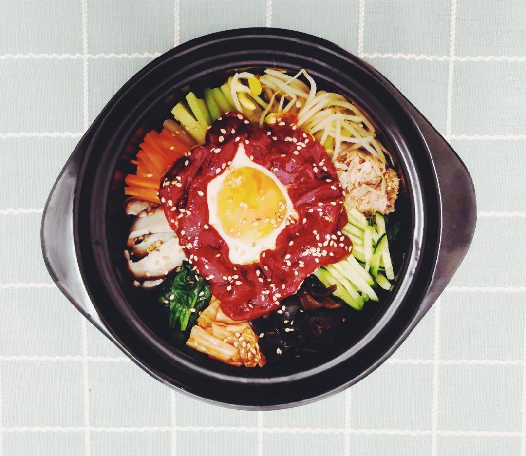 菜比饭多的韩式拌饭