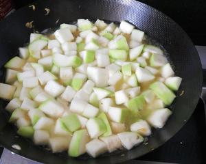虾皮煮葫芦瓜的做法 步骤2