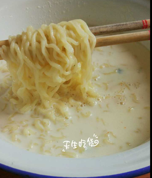 牛奶煮泡面