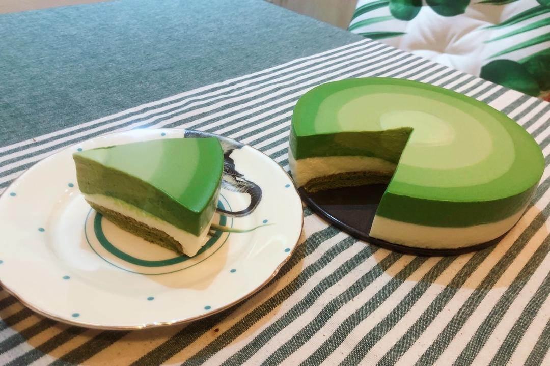 渐变抹茶慕斯蛋糕：我Amanda带着既美又作的抹茶甜点又来了！【曼食慢语】