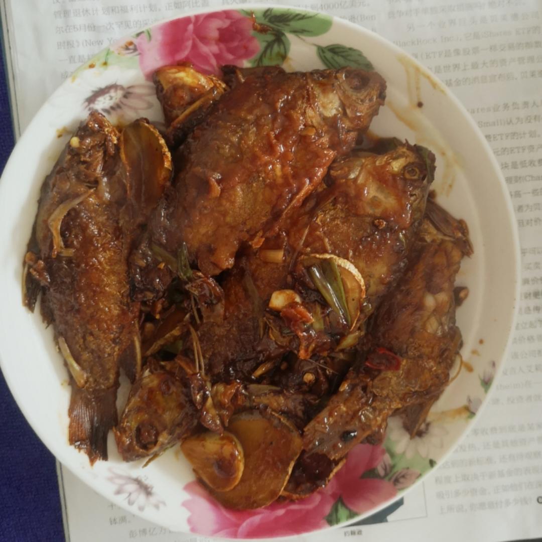 再也不用担心鱼刺卡住了，大家快来围观香酥小鲫鱼