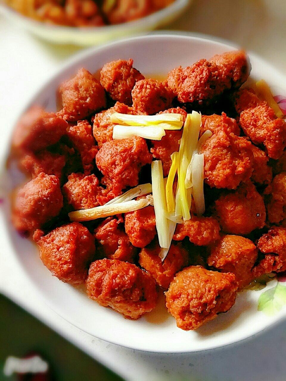 酥炸猪肉丸子