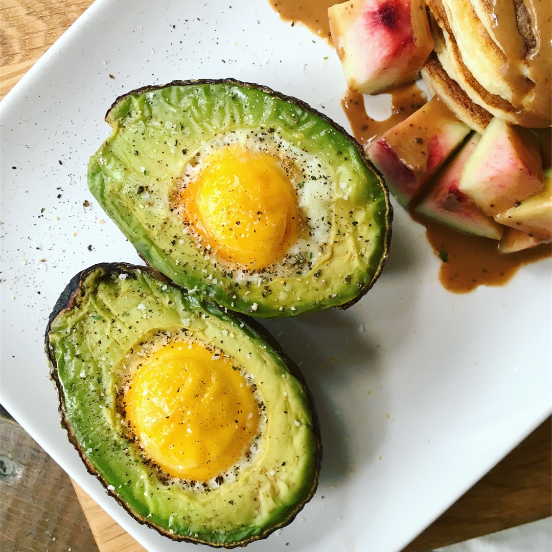 培根牛油果焗蛋