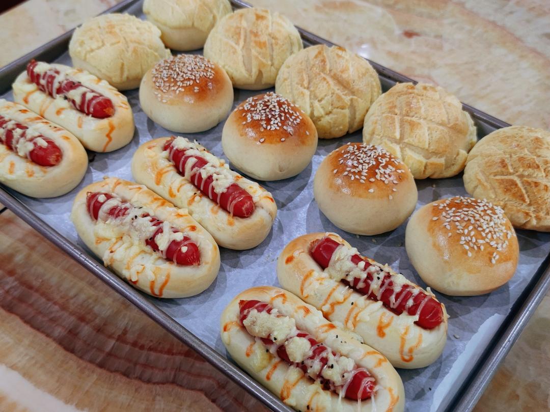 椰蓉小餐包。柔软拉丝，椰香浓郁