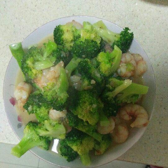 虾仁炒西兰花