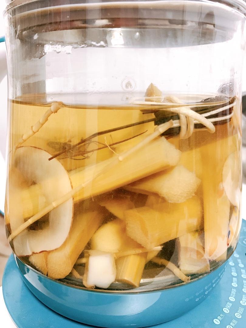 竹蔗茅根糖水
