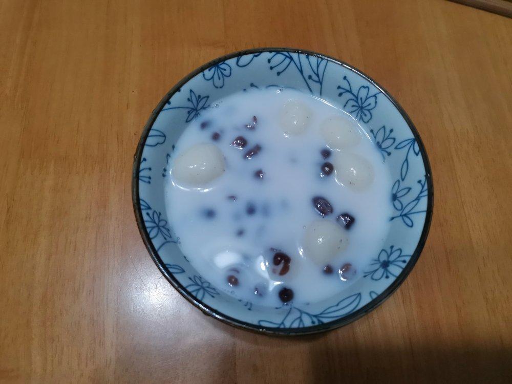暖心暖胃奶香红豆丸子汤