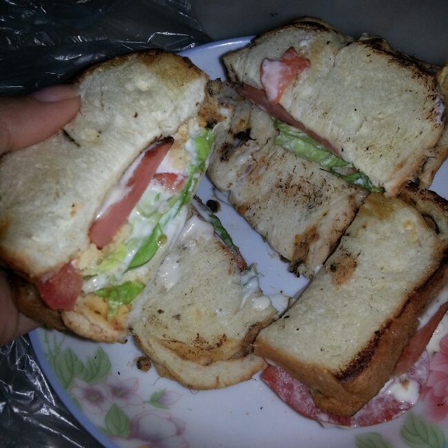 自制鸡蛋培根三明治