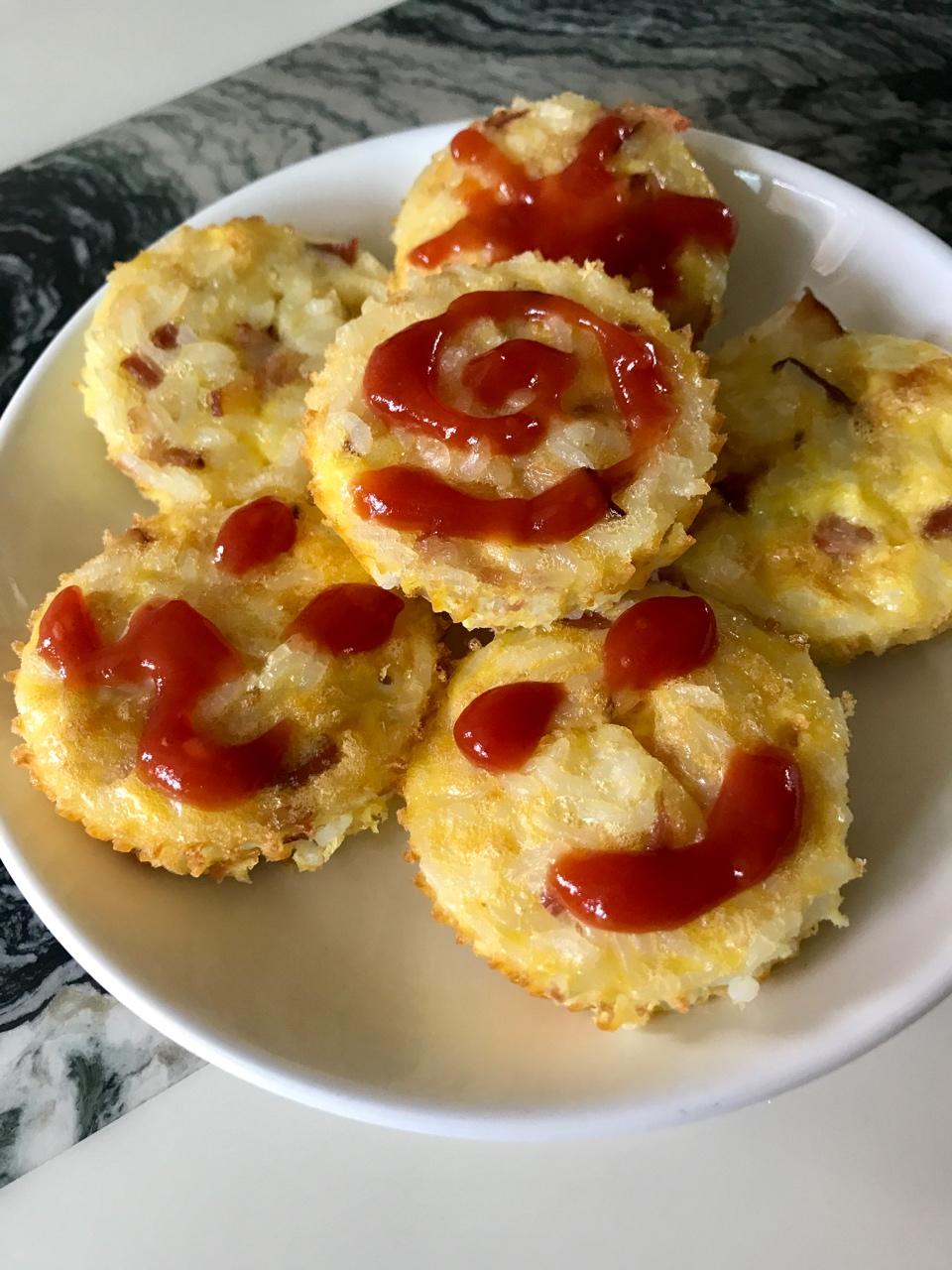 快手早餐-剩饭鸡蛋杯