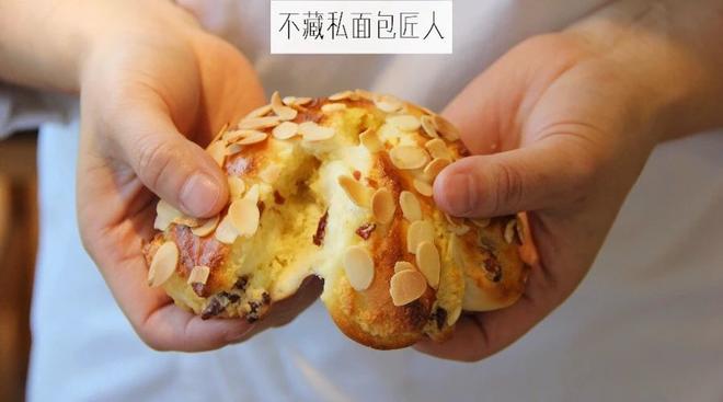 香软酥松的椰蓉面包的做法