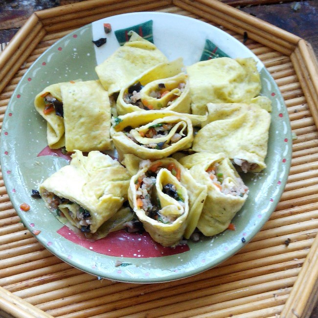 葱香肉末鸡蛋卷