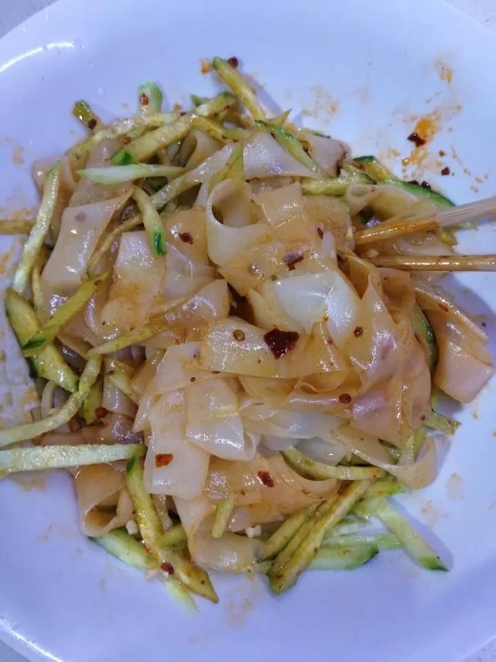 不用洗面，零失败的凉皮！信我😆好开心，终于找了又简单又成功的方法😃