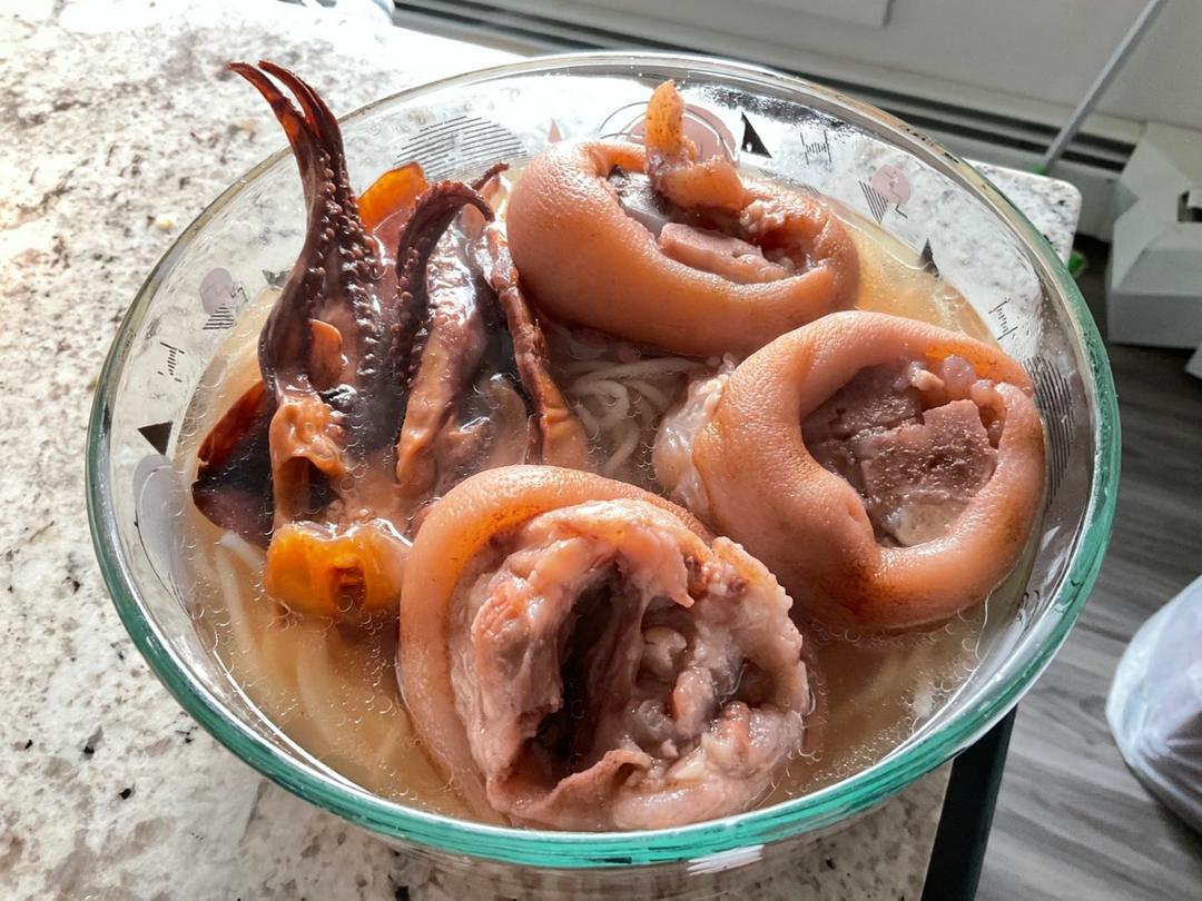 鱿鱼猪蹄