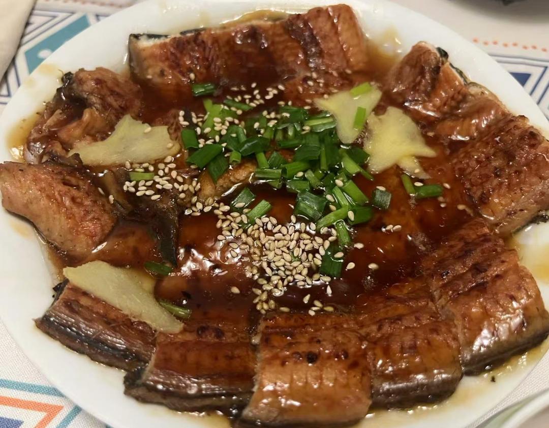 蒲烧鳗鱼饭