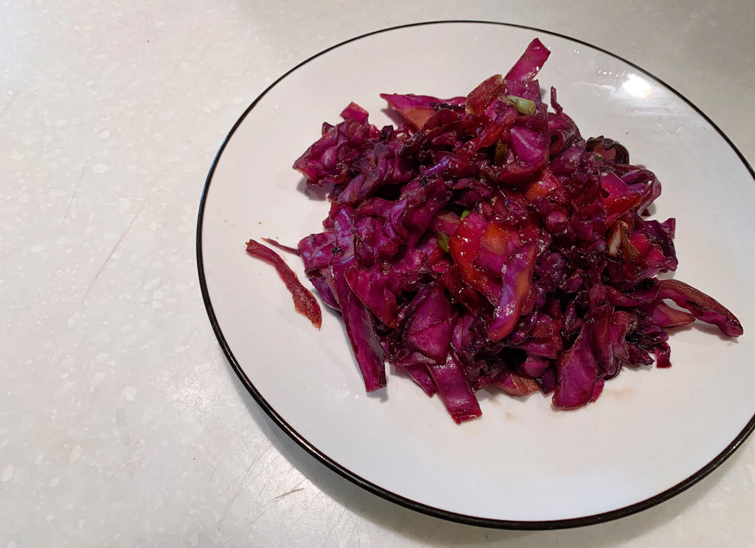 营养美味的素炒紫甘蓝