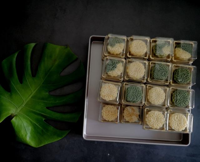 绿豆糕：把绿豆搓成绿豆糕的做法