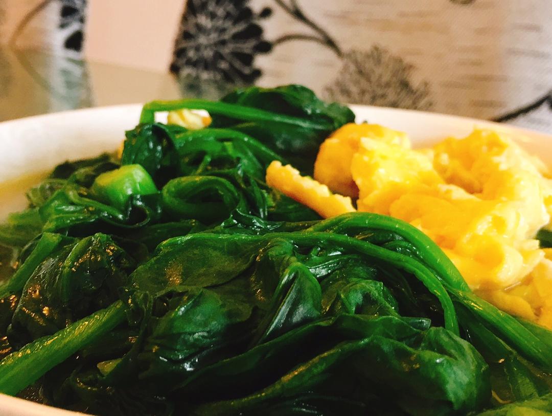 菠菜炒鸡蛋