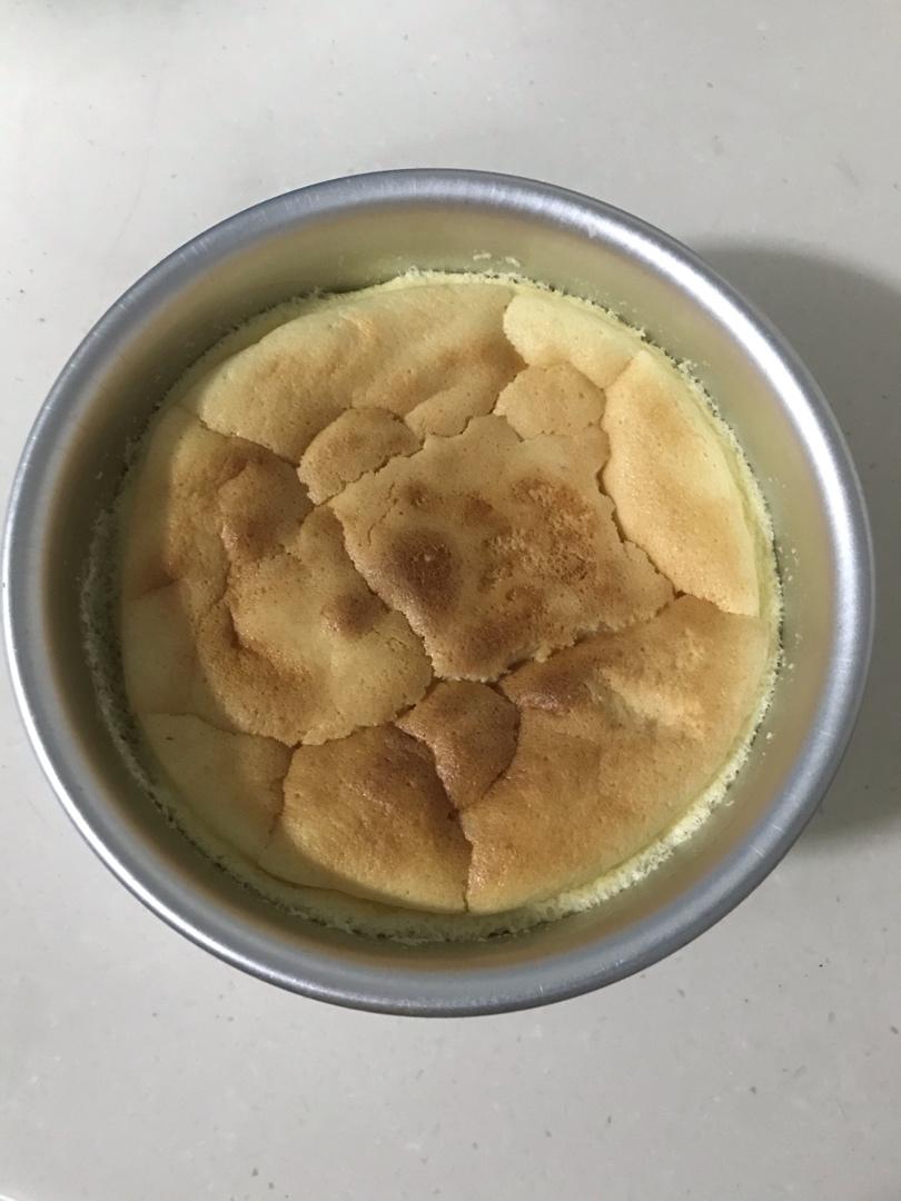 不开裂不回缩不掉皮的酸奶水浴法蛋糕