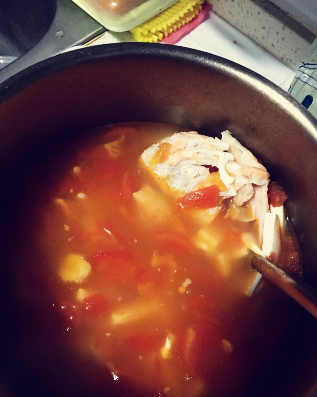 番茄豆腐三文鱼骨汤