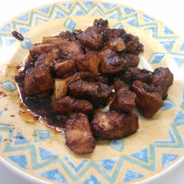 红烧大蒜鲶鱼