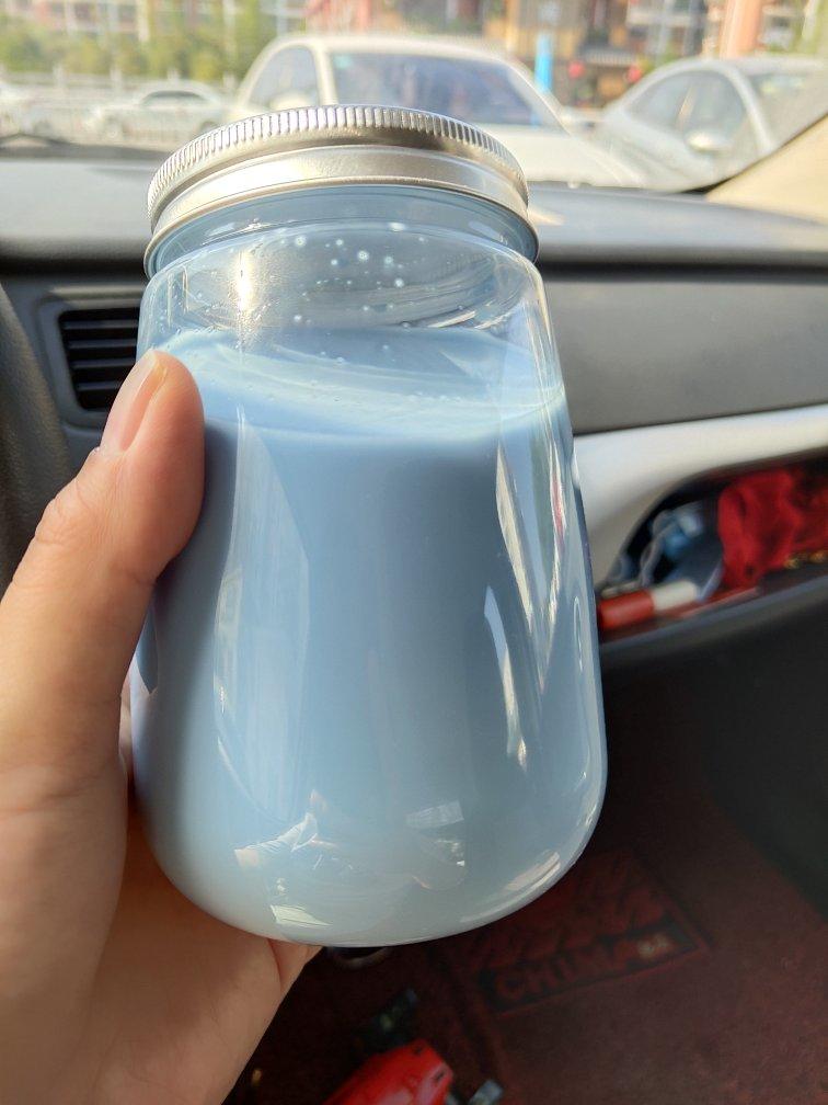 雪碧蝶豆花渐变特饮