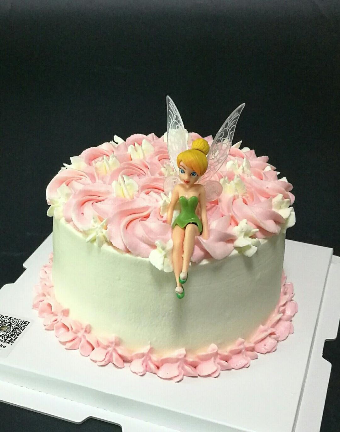 快乐的女王是我做的花仙子蛋糕