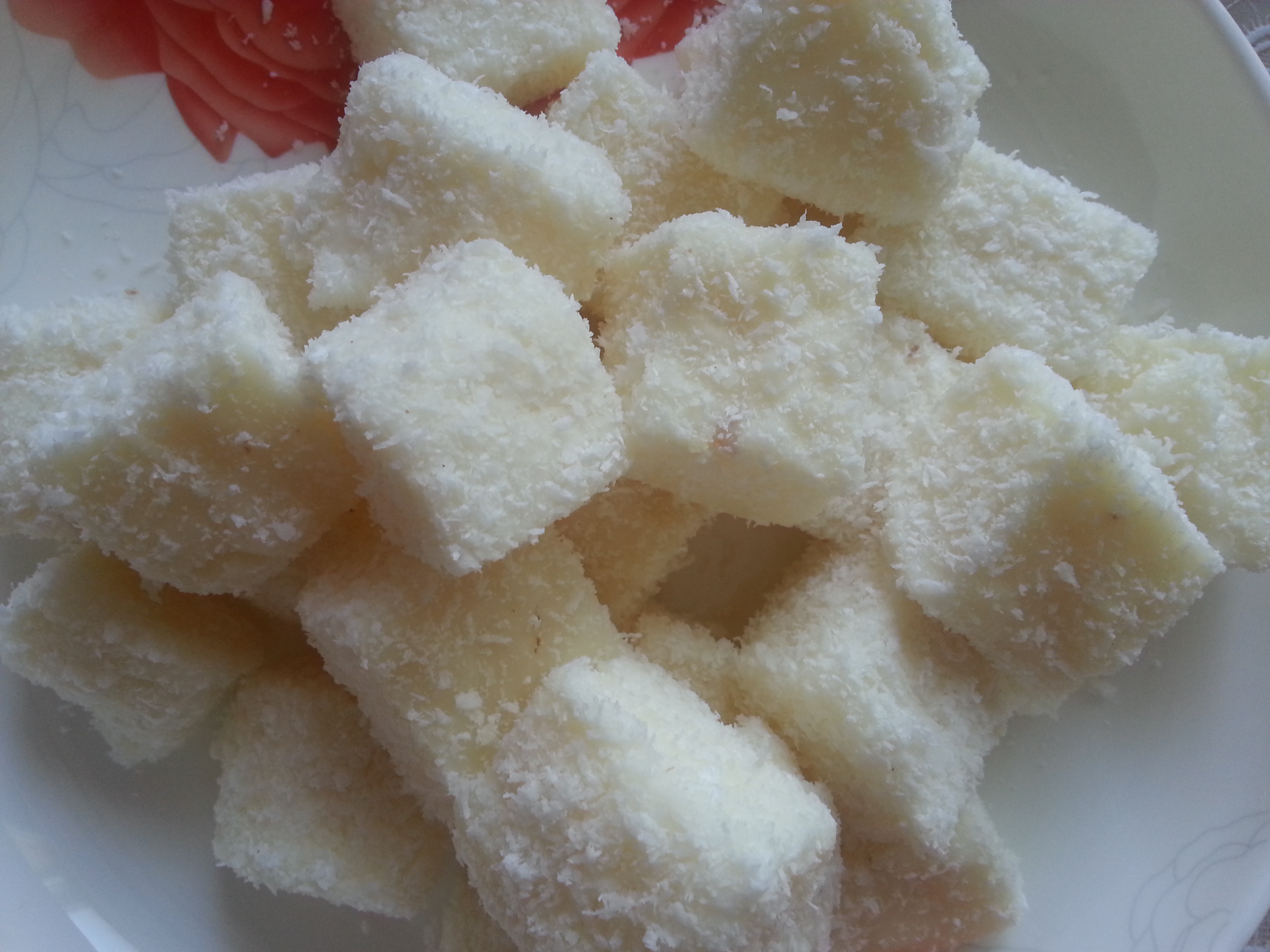 完胜85度C牛奶椰丝小方