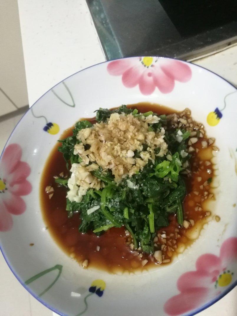 凉拌芹菜叶