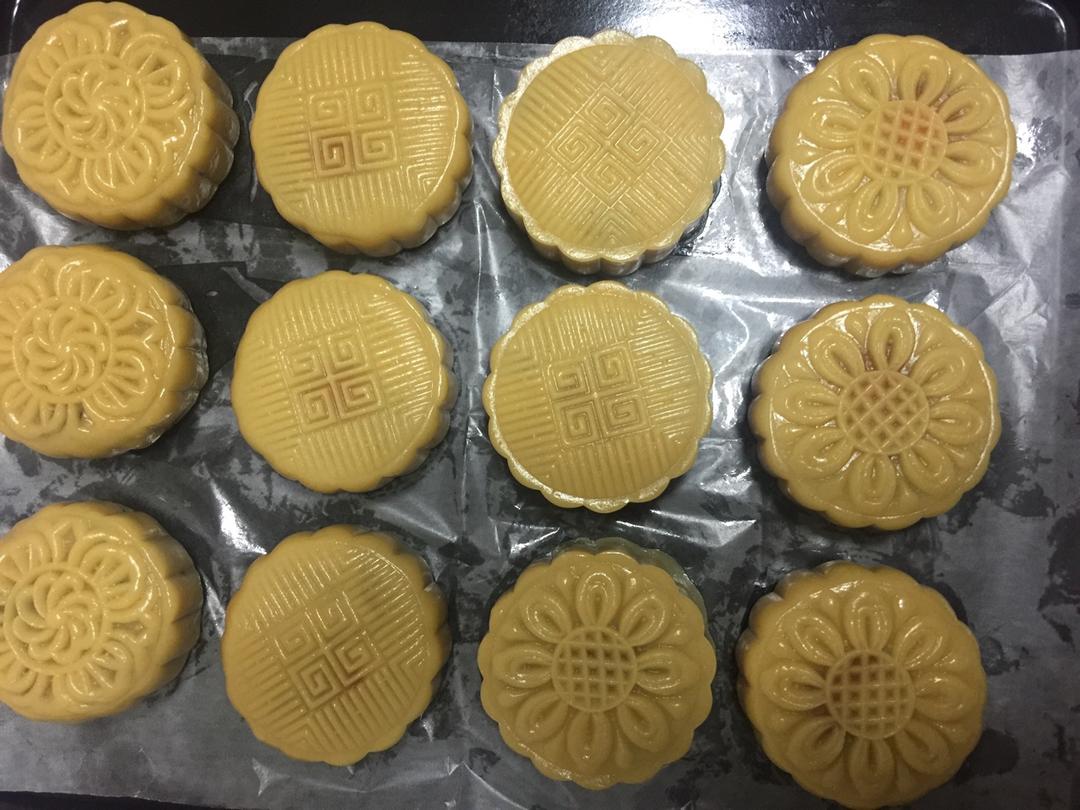 广式月饼——蛋黄莲蓉月饼
