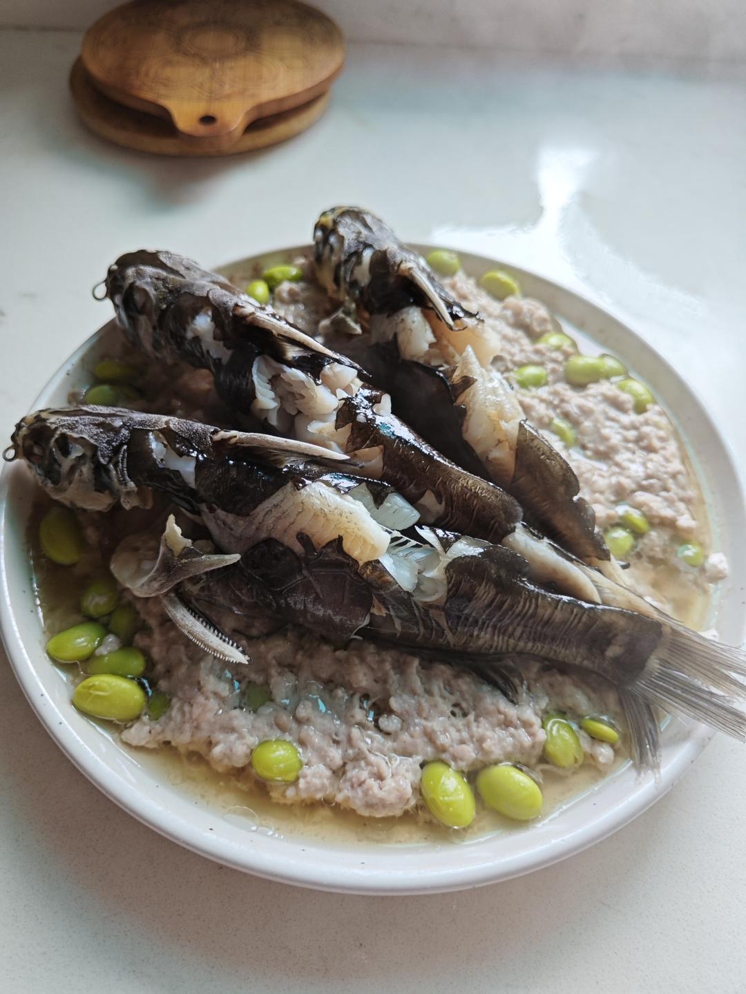 毛豆子肉饼蒸昂刺鱼