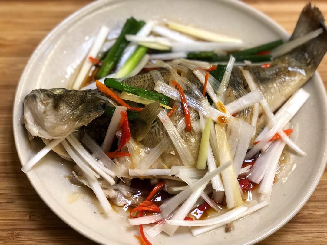 清蒸鲈鱼