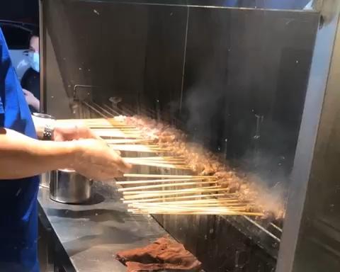 烤羊肉串（烧烤店做法）的做法