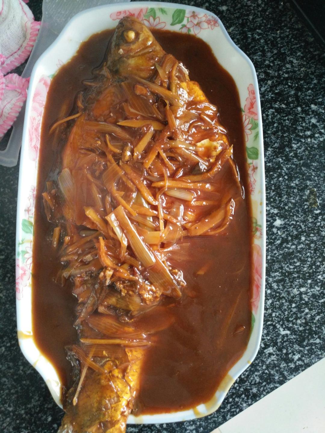 红烧鲫鱼