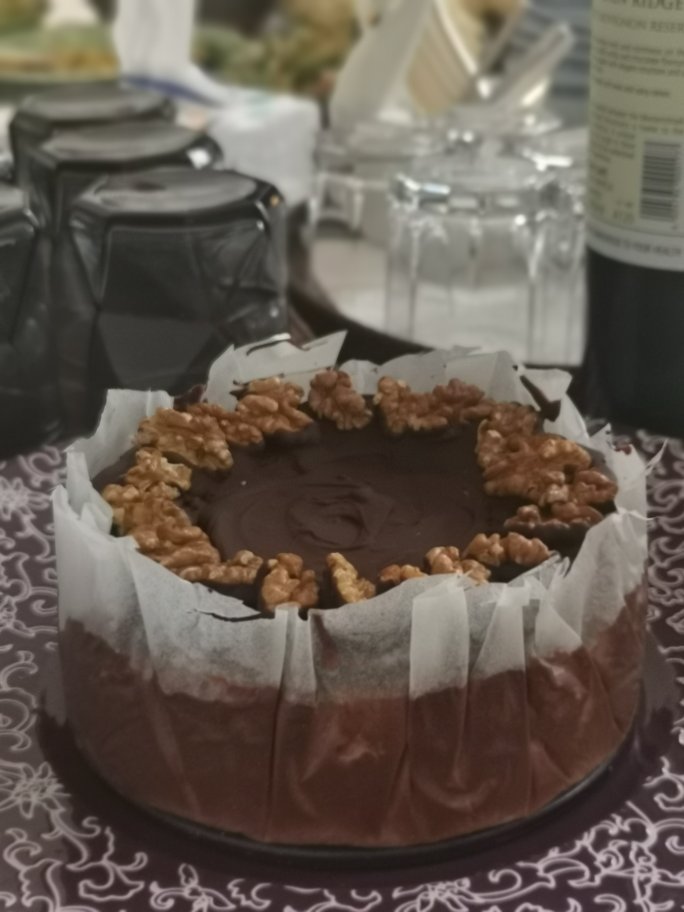 榛果巧克力巴斯克蛋糕