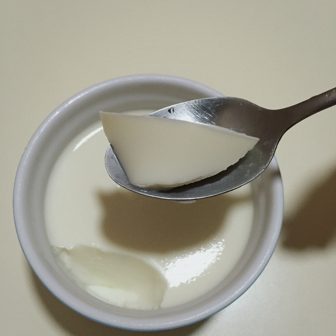 肉肉和豆豆做的牛奶布丁