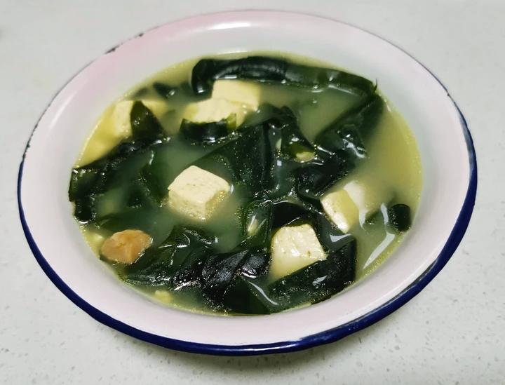 裙带菜豆腐汤