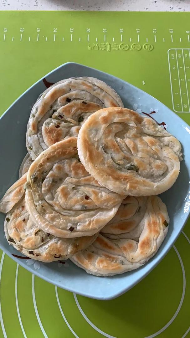 葱油饼（饺子皮版）
