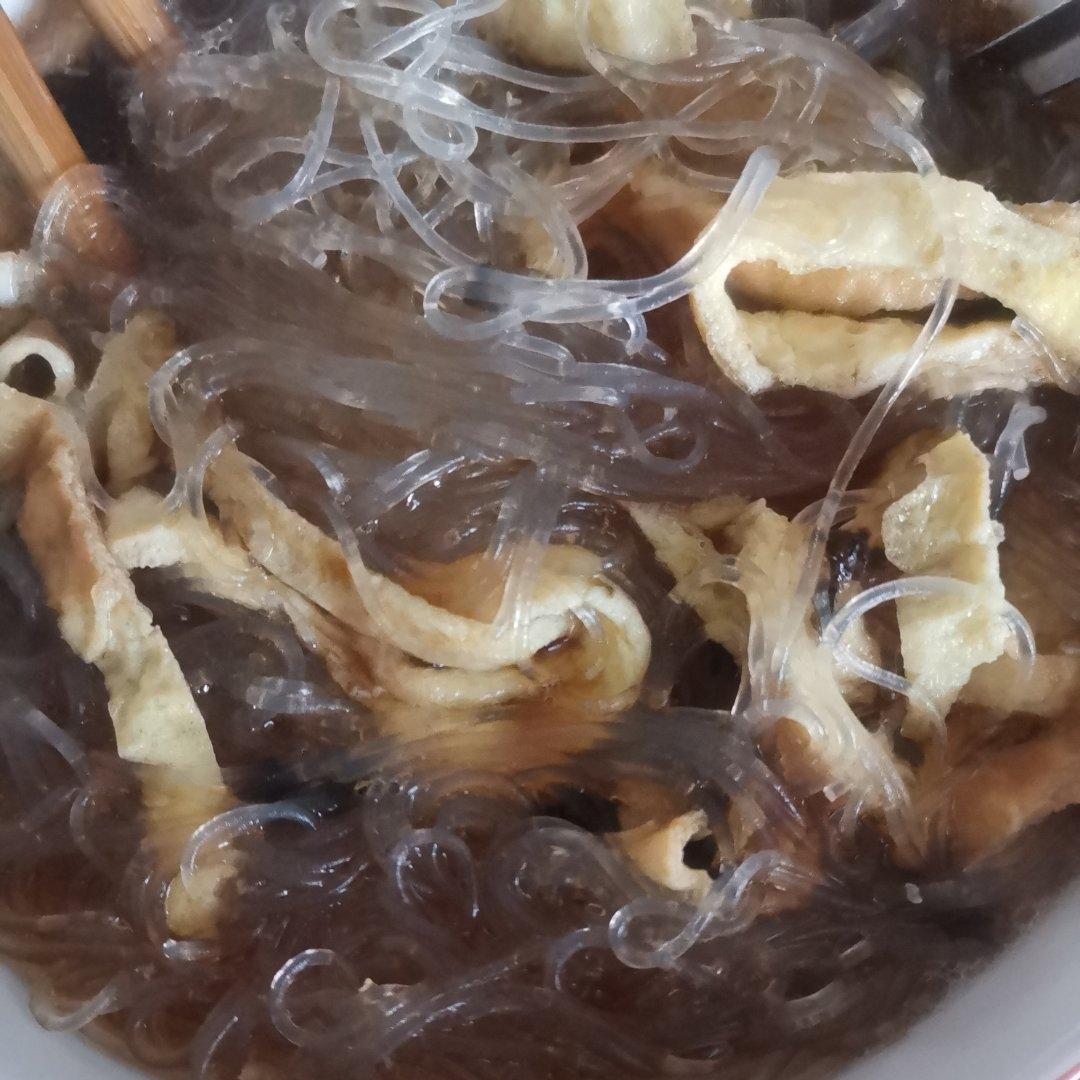 汤汁鲜美营养！好吃的清汤紫菜粉丝