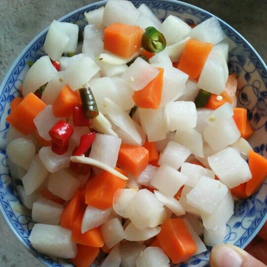 15285937139做的脆爽萝卜丁开胃小菜