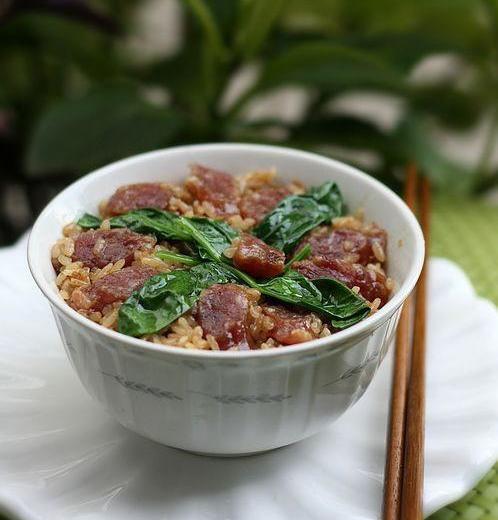 腊肠糯米香饭的做法
