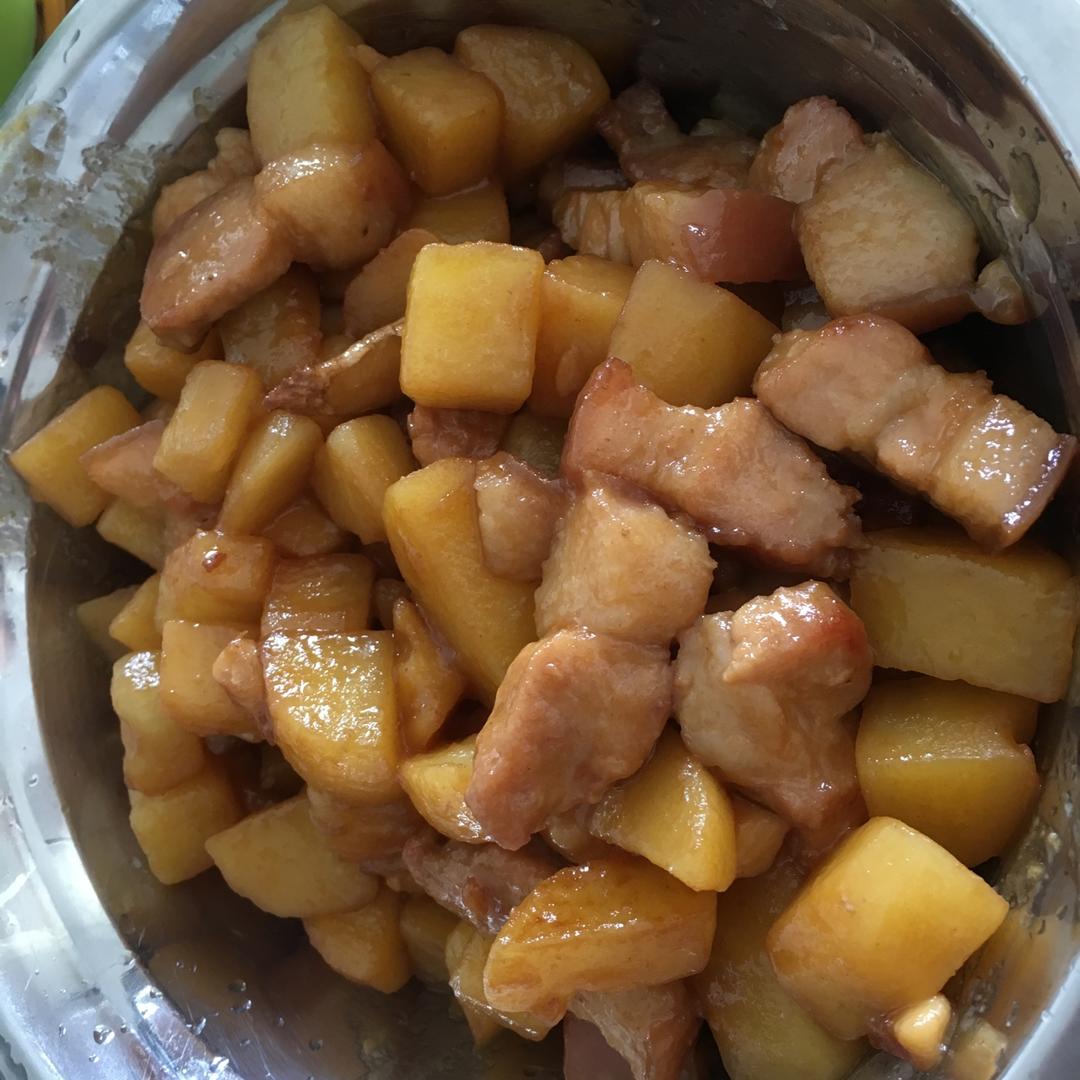 红烧肉炖土豆