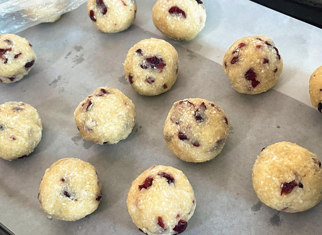 椰蓉蔓越莓月饼