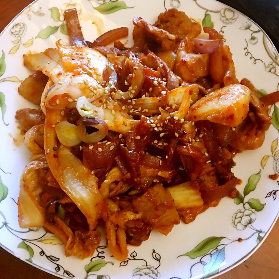 辣白菜炒五花肉