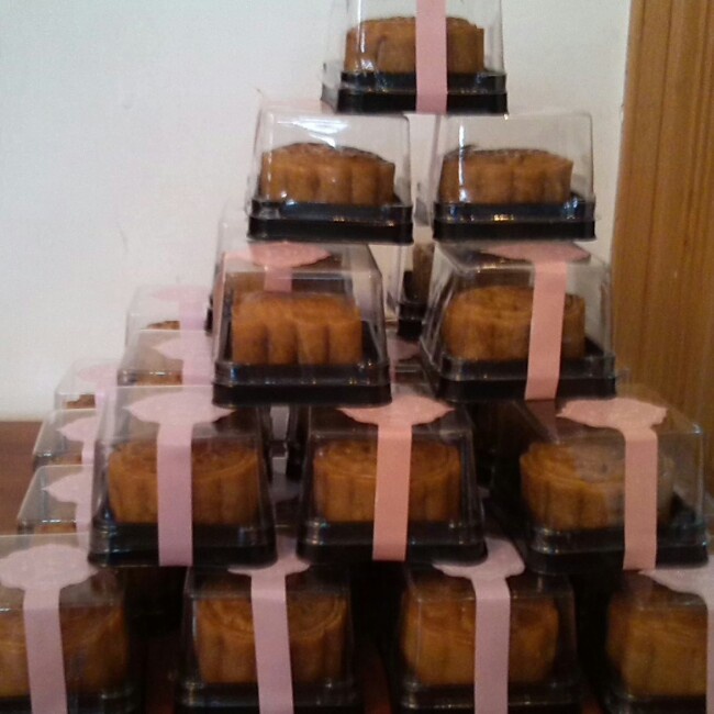 月儿弯弯，饼儿圆圆