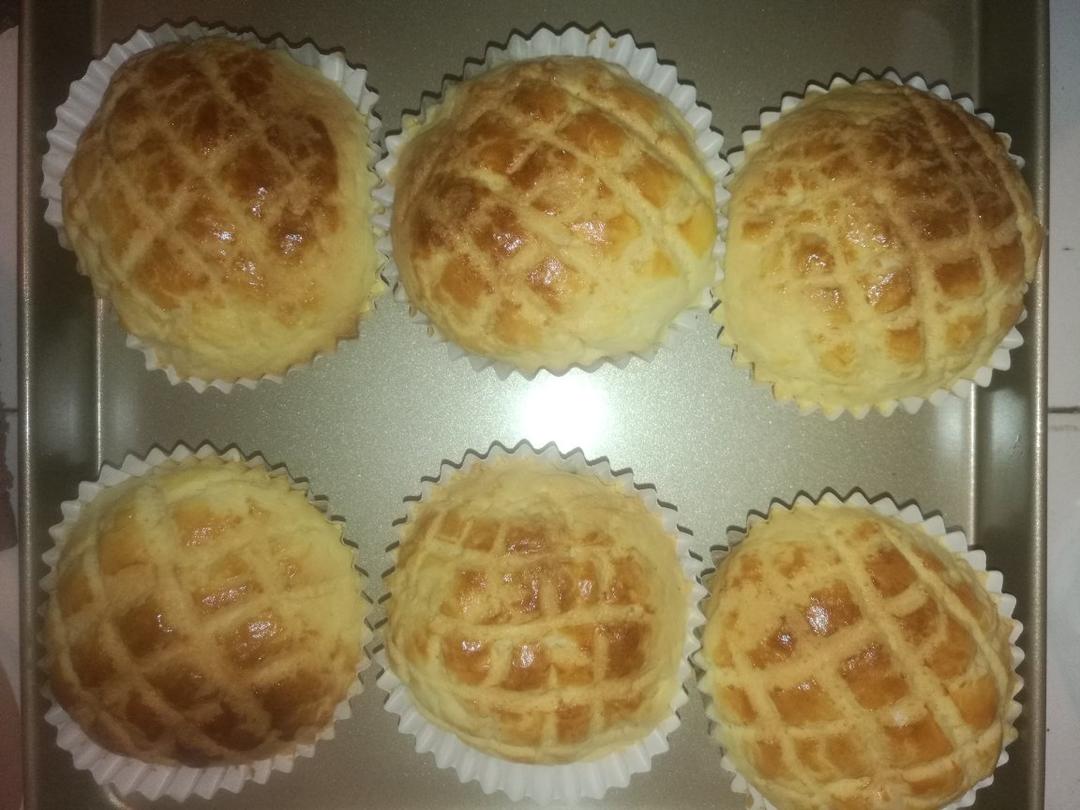 好吃到炸裂的港式菠萝包（附带制作酥皮的小视频）