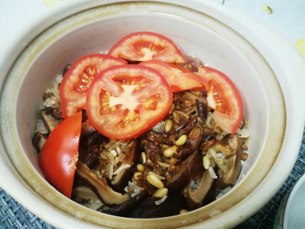 山海腊肠焖糙米饭